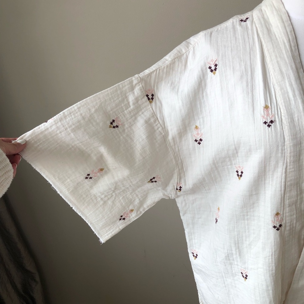 Lucky Brand Cream Open-Front Embroidered Kimono Jacket - Picture 4 of 12